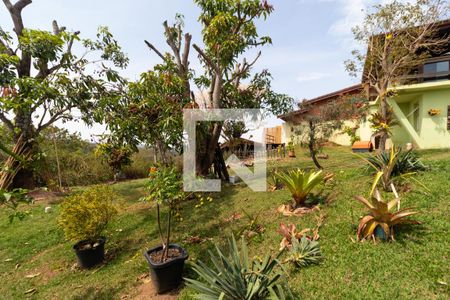 Casa de condomínio à venda com 270m², 3 quartos e 2 vagas Casa de condomínio à venda com 270m², 3 quartos e 2 vagasQuintal