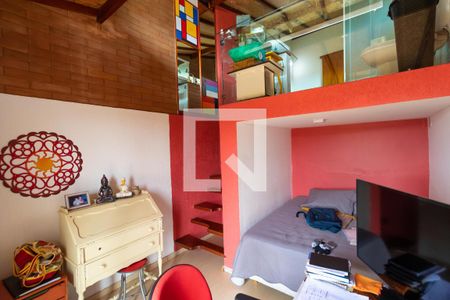 Casa de condomínio à venda com 270m², 3 quartos e 2 vagas Casa de condomínio à venda com 270m², 3 quartos e 2 vagasSuíte 02