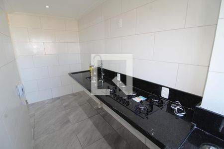Cozinha de apartamento para alugar com 2 quartos, 41m² em Jardim Imperador (zona Leste), São Paulo