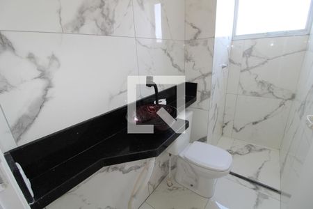 Banheiro de apartamento para alugar com 2 quartos, 41m² em Jardim Imperador (zona Leste), São Paulo