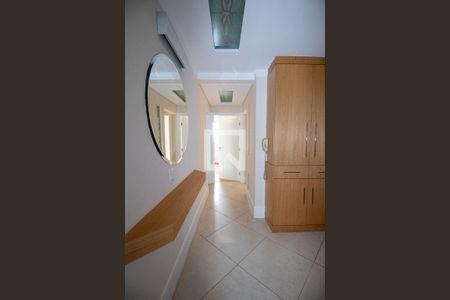 Corredor de apartamento para alugar com 3 quartos, 197m² em Vila Menuzzo, Sumaré