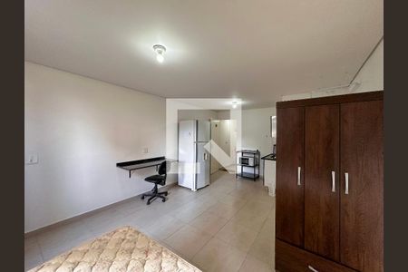 Sala/Quarto de kitnet/studio para alugar com 0 quarto, 22m² em Jardim Aeroporto, São Paulo