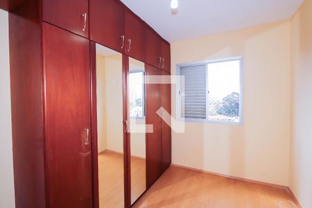Quarto de apartamento para alugar com 2 quartos, 60m² em Jardim Cláudia, São Paulo