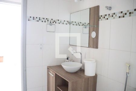 Banheiro  de apartamento à venda com 1 quarto, 40m² em Centro, Campinas