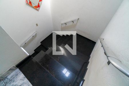 Casa à venda com 600m², 6 quartos e 3 vagasEscada