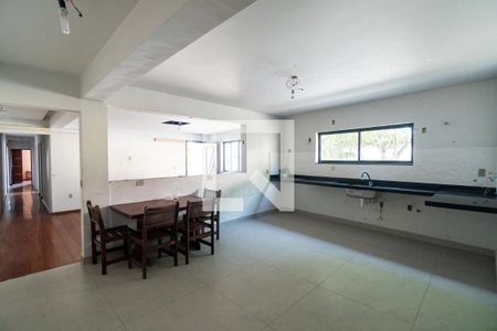 Casa à venda com 600m², 6 quartos e 3 vagasCozinha