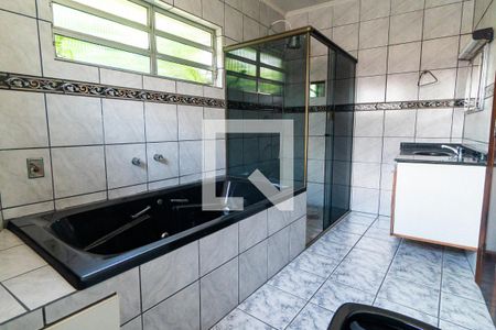 Casa à venda com 600m², 6 quartos e 3 vagasBanheiro da Suíte 2