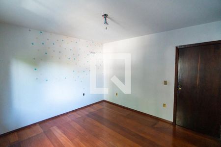 Casa à venda com 600m², 6 quartos e 3 vagasQuarto 2