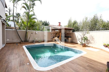 Casa à venda com 280m², 3 quartos e 3 vagasÁrea comum - Piscina