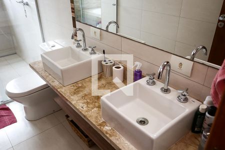 Casa à venda com 280m², 3 quartos e 3 vagasBanheiro da Suíte 3