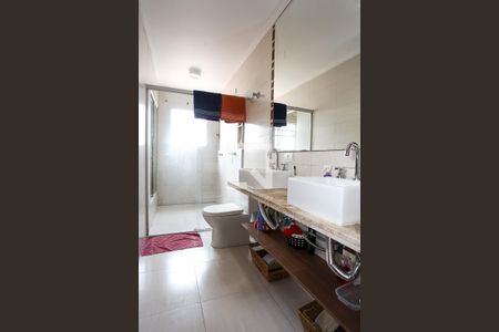 Casa à venda com 280m², 3 quartos e 3 vagasBanheiro da Suíte 3