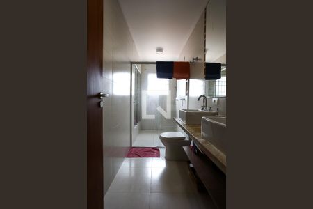 Casa à venda com 280m², 3 quartos e 3 vagasBanheiro da Suíte 3