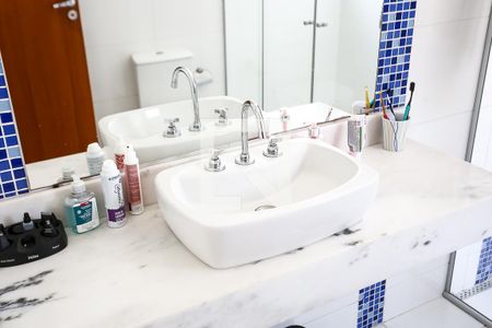 Casa à venda com 280m², 3 quartos e 3 vagasBanheiro da Suíte 1