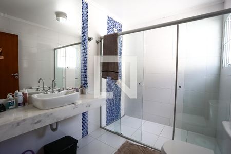 Casa à venda com 280m², 3 quartos e 3 vagasBanheiro da Suíte 1