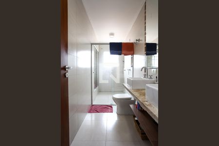 Casa à venda com 280m², 3 quartos e 3 vagasBanheiro da Suíte 3