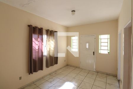 Sala de casa para alugar com 3 quartos, 59m² em Vila Iara, São Gonçalo