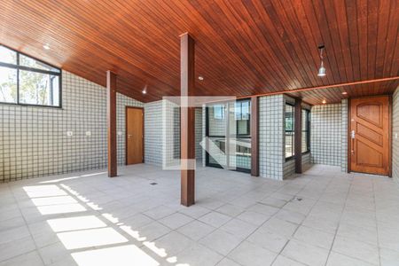 Apartamento à venda com 360m², 4 quartos e 3 vagasSalão segundo andar