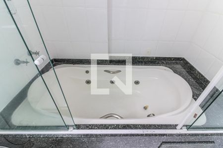 Apartamento à venda com 360m², 4 quartos e 3 vagasSuíte 1 - Banheiro