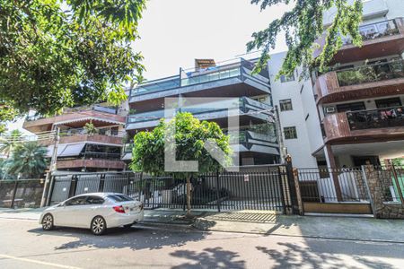 Apartamento à venda com 360m², 4 quartos e 3 vagasFachada
