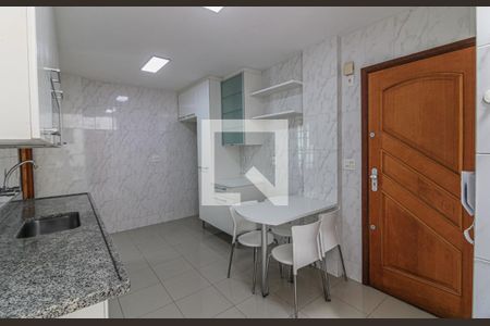 Apartamento à venda com 360m², 4 quartos e 3 vagasCozinha