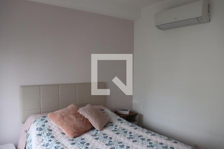 Suite com ar condicionado  de apartamento à venda com 2 quartos, 56m² em Vila Andrade, São Paulo