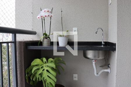 Sacada com Pia  de apartamento à venda com 2 quartos, 56m² em Vila Andrade, São Paulo