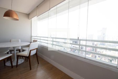 Apartamento à venda com 68m², 2 quartos e 2 vagasVaranda