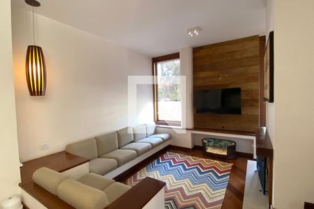 Sala de casa de condomínio à venda com 5 quartos, 700m² em Alphaville, Santana de Parnaíba