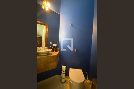 Sala de casa de condomínio à venda com 5 quartos, 700m² em Alphaville, Santana de Parnaíba