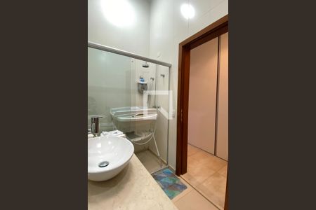 Casa de condomínio à venda com 700m², 5 quartos e 5 vagasBanheiro da Suíte 2