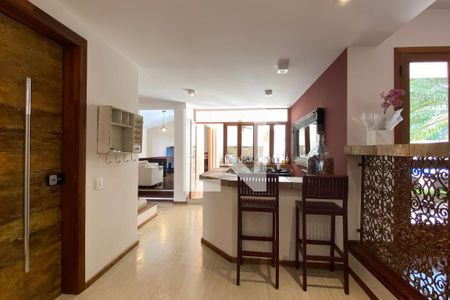 Sala de casa de condomínio à venda com 5 quartos, 700m² em Alphaville, Santana de Parnaíba