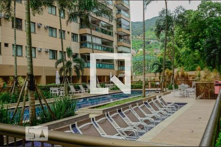 Apartamento à venda com 75m², 2 quartos e 1 vagaÁrea comum