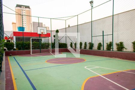 Apartamento à venda com 132m², 3 quartos e 3 vagas Apartamento à venda com 132m², 3 quartos e 3 vagasÁrea comum - Quadra esportiva