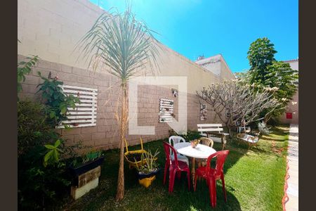 Apartamento à venda com 95m², 2 quartos e sem vagaÁrea comum