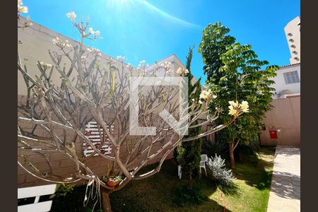 Apartamento à venda com 95m², 2 quartos e sem vagaÁrea comum