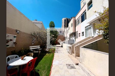 Apartamento à venda com 95m², 2 quartos e sem vagaÁrea comum