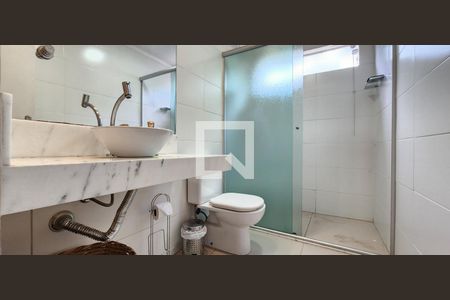 Banheiro de apartamento para alugar com 2 quartos, 68m² em Aparecida, Santos