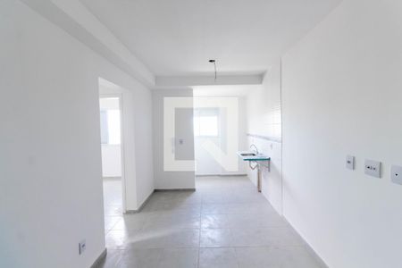 Sala/Cozinha de apartamento para alugar com 2 quartos, 38m² em Parque das Paineiras, São Paulo