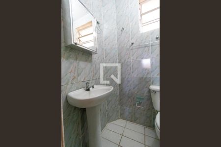 Banheiro de kitnet/studio para alugar com 1 quarto, 25m² em Cidade Universitária, Campinas