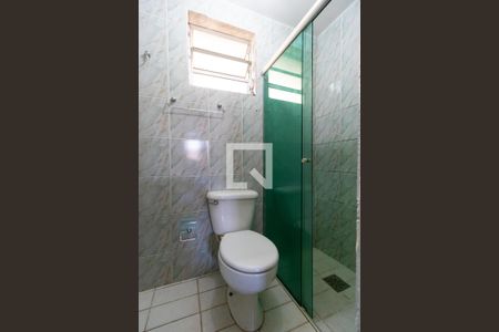 Banheiro de kitnet/studio para alugar com 1 quarto, 25m² em Cidade Universitária, Campinas