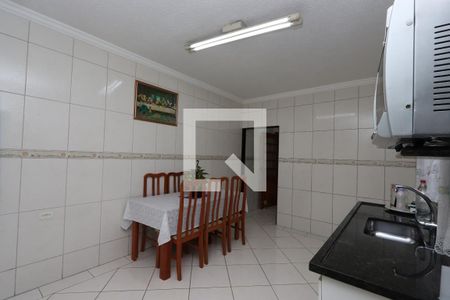 Casa à venda com 125m², 3 quartos e 2 vagasCozinha 