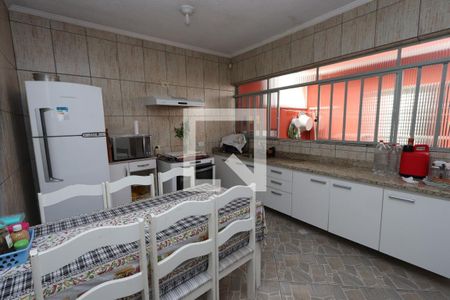 Casa à venda com 125m², 3 quartos e 2 vagasCozinha 