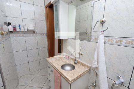 Casa à venda com 125m², 3 quartos e 2 vagasBanheiro 1