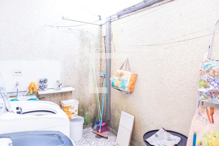 Casa à venda com 84m², 3 quartos e 2 vagas Casa à venda com 84m², 3 quartos e 2 vagasÁrea de Serviço