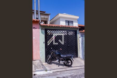 Casa à venda com 84m², 3 quartos e 2 vagas Casa à venda com 84m², 3 quartos e 2 vagasFachada