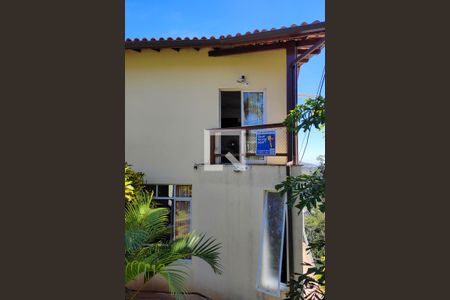 Casa de condomínio à venda com 1000m², 5 quartos e 3 vagas Casa de condomínio à venda com 1000m², 5 quartos e 3 vagasPlaquinha