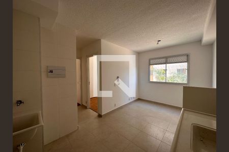 Sala/Cozinha de apartamento à venda com 2 quartos, 33m² em Vila Socorro, São Paulo