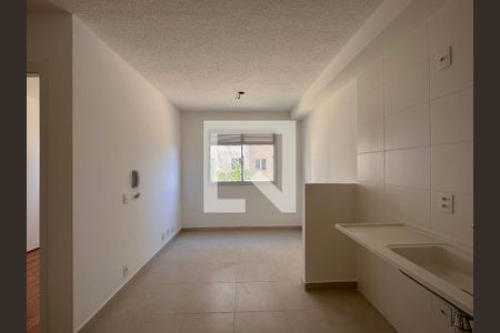 Sala/Cozinha de apartamento à venda com 2 quartos, 33m² em Vila Socorro, São Paulo