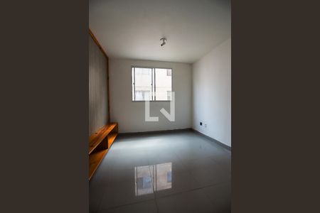 Sala  de apartamento para alugar com 2 quartos, 40m² em Jardim Petrópolis, Cotia