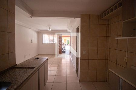 Cozinha de casa de condomínio para alugar com 2 quartos, 103m² em Vila Taquari, São Paulo